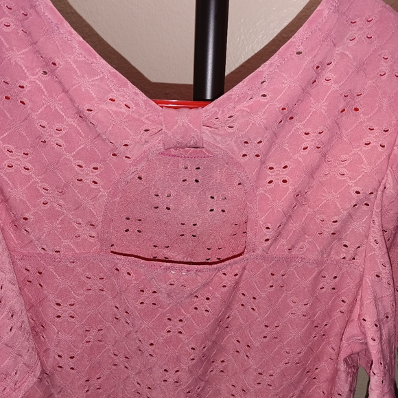 ⭐️Keyhole Expresso Pink Top ⭐️3 items for $10.00 bundle items to get the deal!⭐️ - Picture 8 of 12
